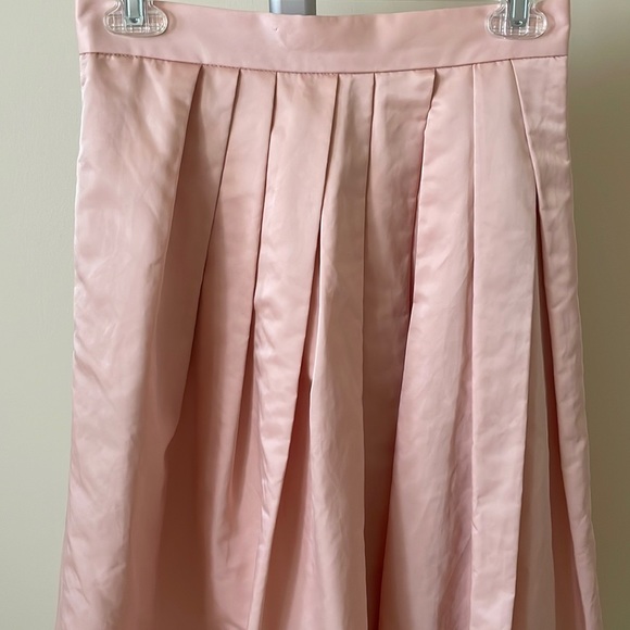 Banana Republic peach pleated midi skirt, size US 2 - Picture 3 of 7